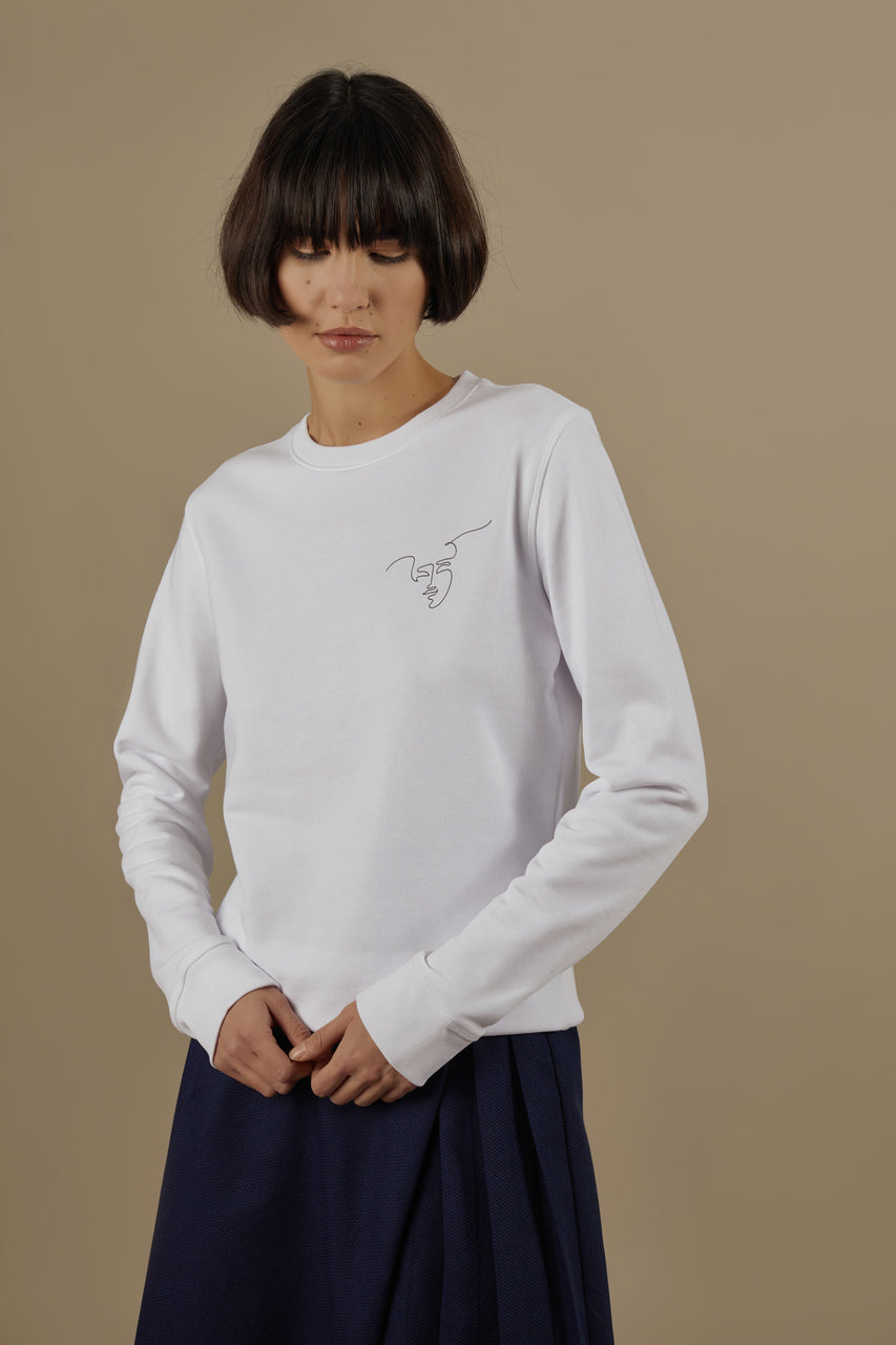 Playful and feminine, this sweatshirt has been designed by Stella Stanley with an added theatrical contour graphic that will uplift the feeling of being comfortable yet fashionable. Crafted out in 100% cotton with a round neck collar, available in white or gray.  Color: WHITE